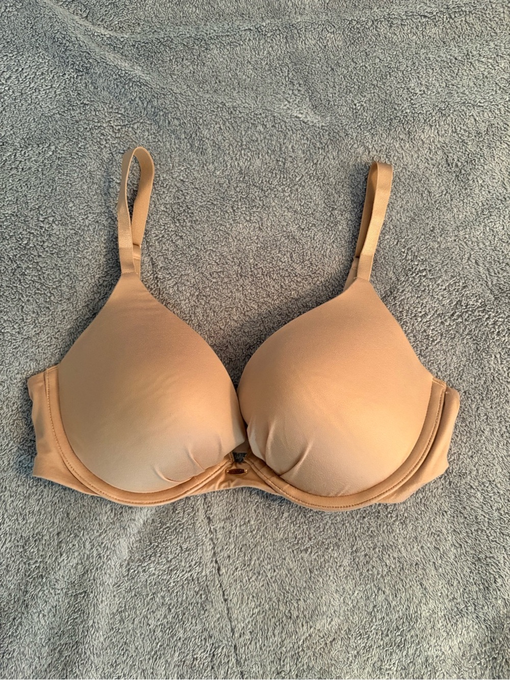 Victoria’s Secret Plunge Bra 32D Padded Underwire Beige Nude